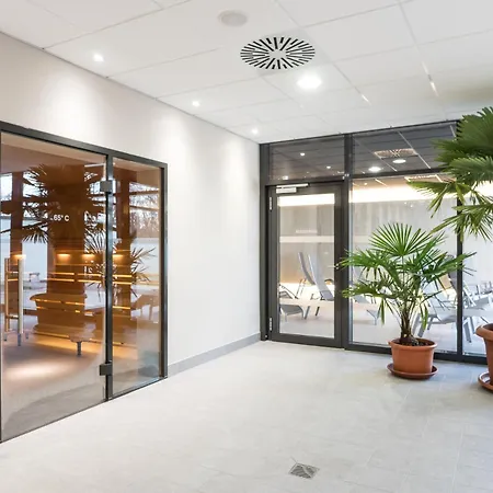 Appartamento Nuumis Luxury 115 M2 Apartment, Dresdner Heide Mit Garten Dresda